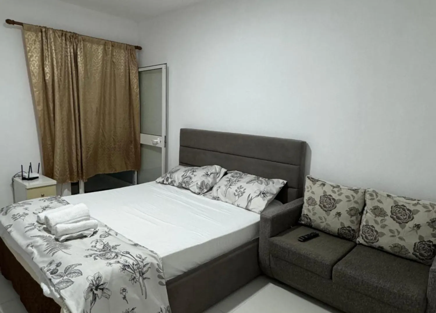 Es Apartments Tirana 0*,  Albania