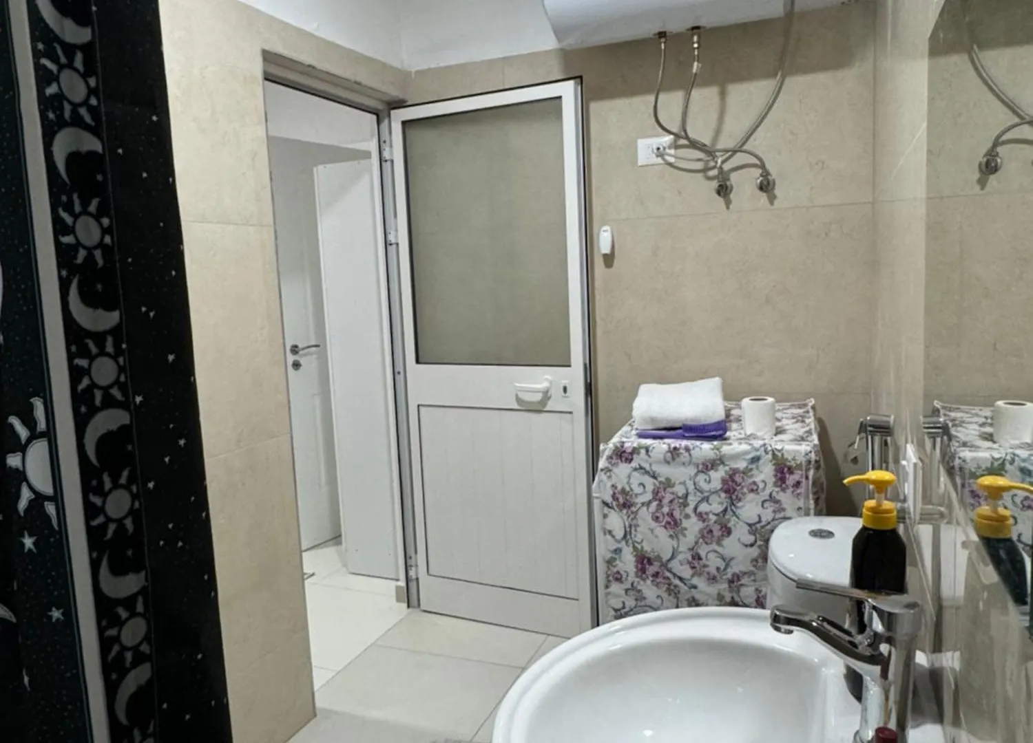 Es Apartments Tirana 0*,